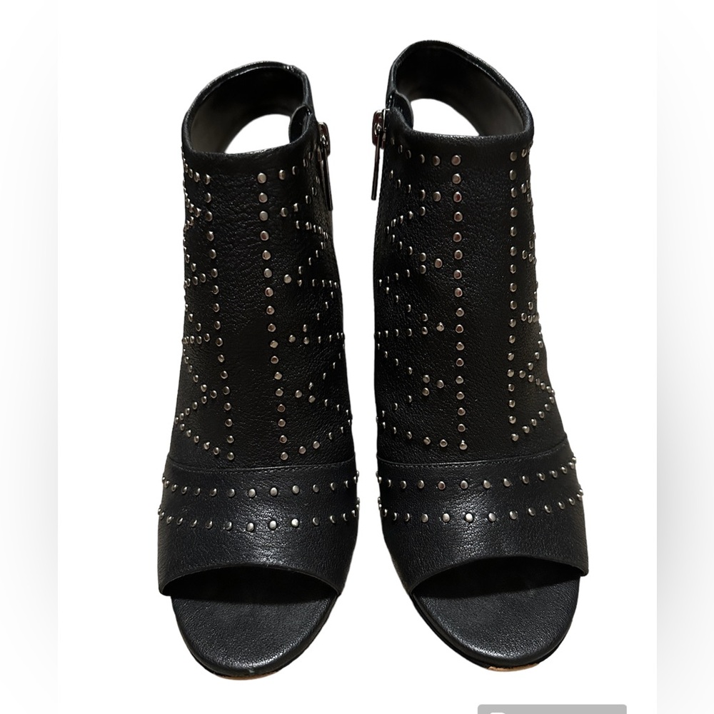 Vincet Camuto VC Winelta Studded Sandals Black Size 6